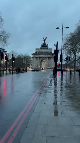 #كل البنايات والرموز البريطانيه التى تحمل اسماء بأنحاء بريطانيا تبقى شاهده على العصر كما هى #لندن🇬🇧 
