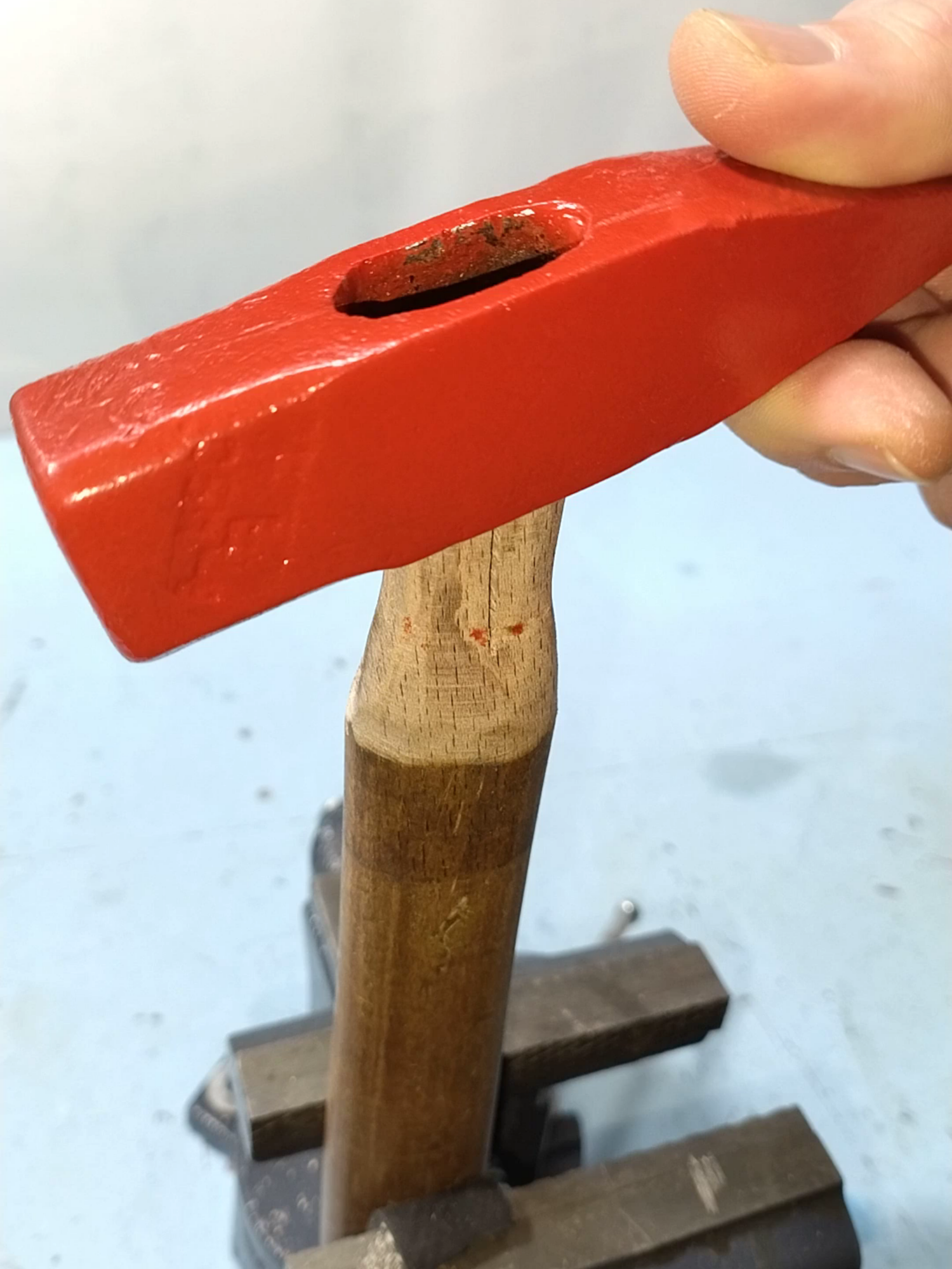 Unique Hammer Handle Making Tips and Tricks That Work Exceptionally Well. Useful diy tools ideas. Woodworking ideas and projects #DIY #tips #woodworking #ideas #carpenter #skills #tool #hammerhandle