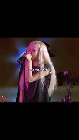 The hardest song to sing on her album and she goes straight for it and 100% live !! #rosé #blackpink #kpop #fyp #blinks #stayalittlebitlonger 