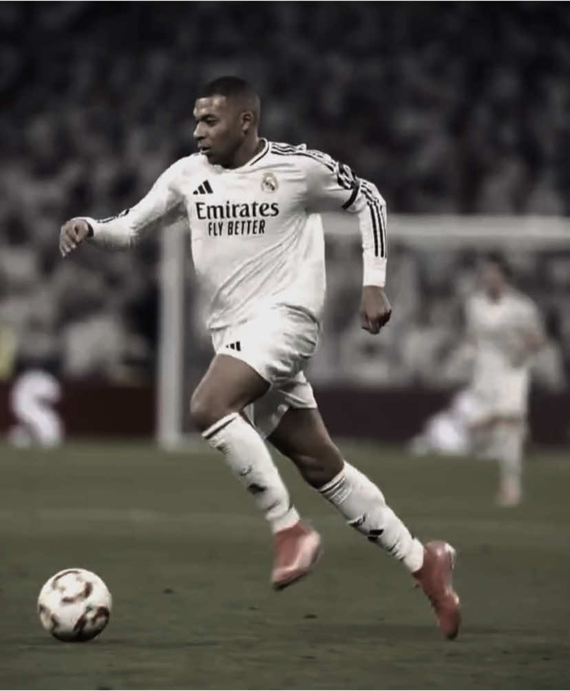 Kylian is back ! #mbappe #kylianmbappé #viralvideos 