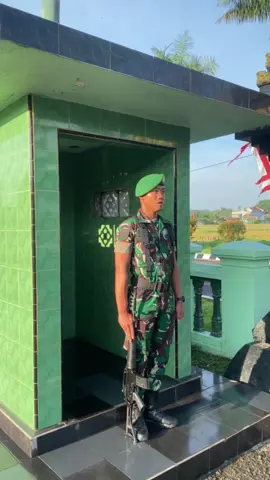 Pandang mata sangar, Suara lantang dan gerakan tap tap. . . #fyp #tiktok #CapCut #semeru #viral #poskesatrian #tni 