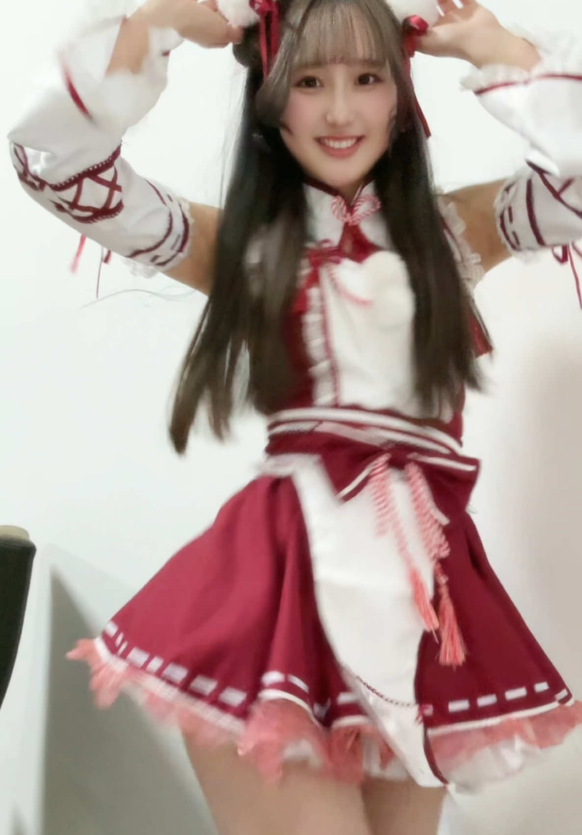 この髪飾りのことぽんぽんっていう？ @もちもちほっぺ🍡👶🏻🍼 @ここゆい  #巫女#コスプレ#マリームーン#ロングヘア #愛梨ここ #アイドル #高校生 