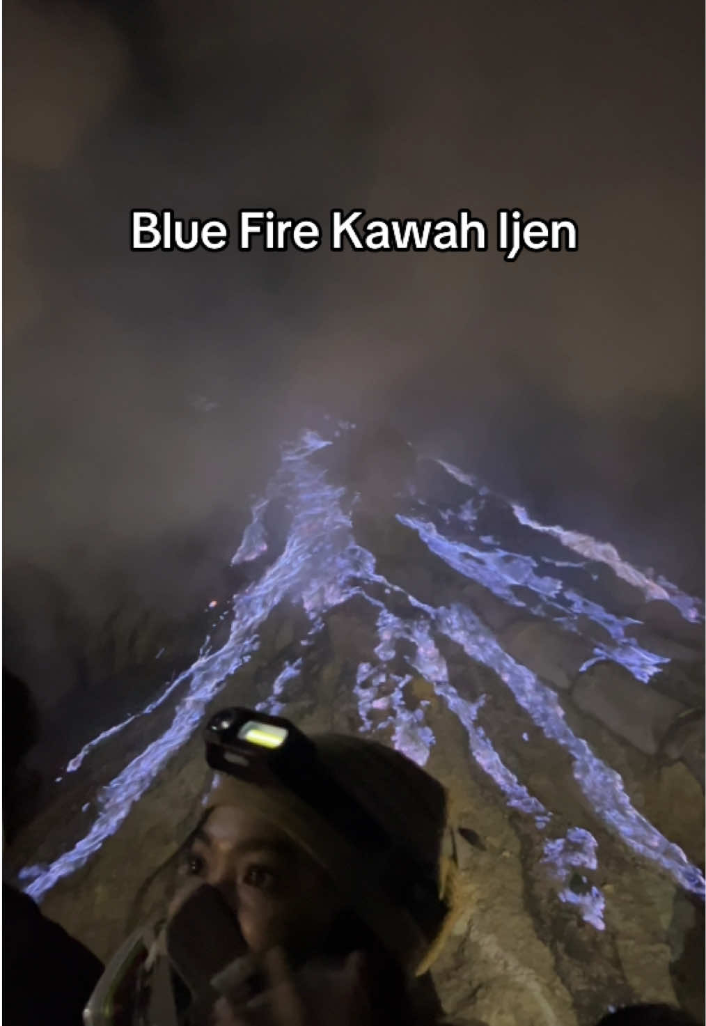 Ubur ubur ikan lele menyala le, akhirnya hoki bisa lihat salah satu blue fire di dunia, kondisi kawah ijen ~28 Januari 2025 #bluefire #kawahijen #kawahijenbanyuwangi #fyp #gunung #banyuwangi 