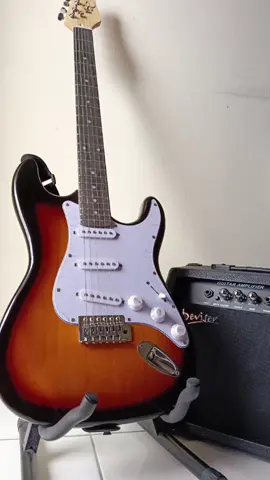 STRATOCASTER ELECTRIC GUITAR PACKAGE akustik dah..gitar elektrik🎸pulak #gitarelektrik #stratocaster #electricguitar #gitar #guitar #beginner #guitarplayer #fyp #foryou #fypage #fypシ゚ 