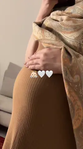 يا احلى شعور كان جواتي وصار بين يدي اللهم لك الحمد حتى ترضى👼🏻🤍🤍🤍 #explore #fyp #4u #حمل #حوامل 