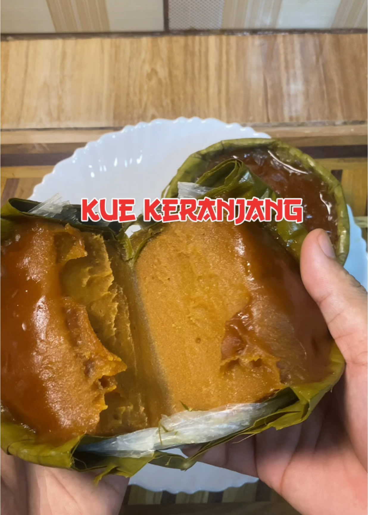 Kue Keranjang Kue khas orang tionghoa  Bahan: Tepung Ketan 500 gram Gula pasir 450 grams  Air panas 600 ml  #kuekeranjang #dodolcinahalal #imlek #cny2025 