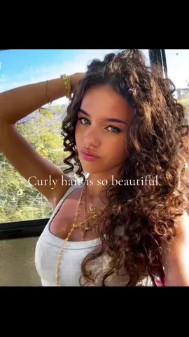 It’s ethereal 🩷  #beauty #beautifulgirl #curly #curlygirl #Love #fyp #pretty 