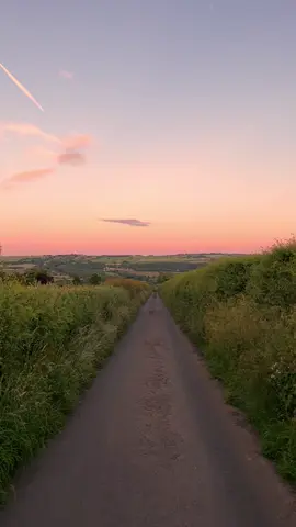 Warm summer nights are only a few months away #Summer #warmth #sunset #landscape #evening #appreciation #nature #rural #ukcountryside 