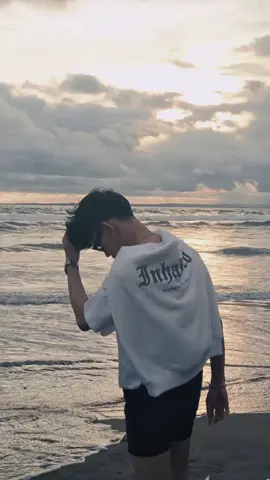 sunshine and the wave's of life #CapCut #pantaipangandaran #pangandaranbeach #fyp 