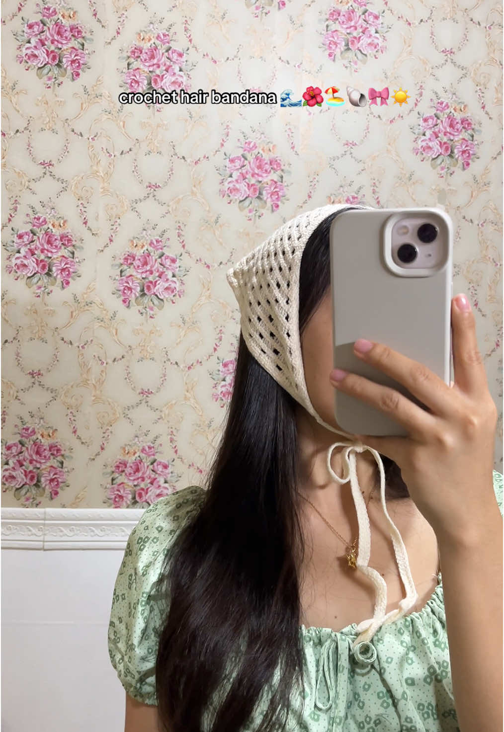 ang pretty bii! 🫶🏼✨ Effortless beach hairstyle featuring crochet bandana #hairbandana #crochetbandana #fyp #trending #hairaccessories #Summer 