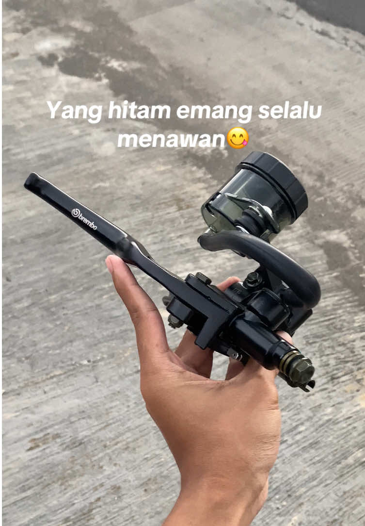 Yang hitam emang selalu menawan😋master rem brembo bigsmoke al motor  #masterrembrembo #masterrembigsmoke #masterremnoname #garasiclasick 