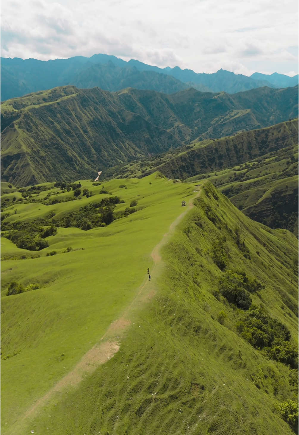 📍Tebing Romantis, Tana Toraja #toraja#tebingromantistanatoraja#sulawesiselatan#djimini4pro#dji 