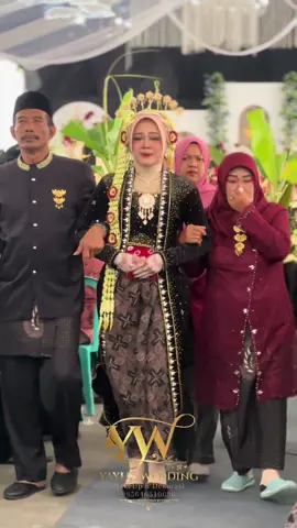 #fyp #foryoupage #weddingviral #yayukwedding #weddingtiktok #temumanten #muamadiunkeren #temumantenjawa #muaponorogorecomended #makeupwedding#muamadiunhits #muamadiunrecomended #kebayawedding #muahits #muamadiun #ngundohmantu #panggihmanten #temumantenjawa 