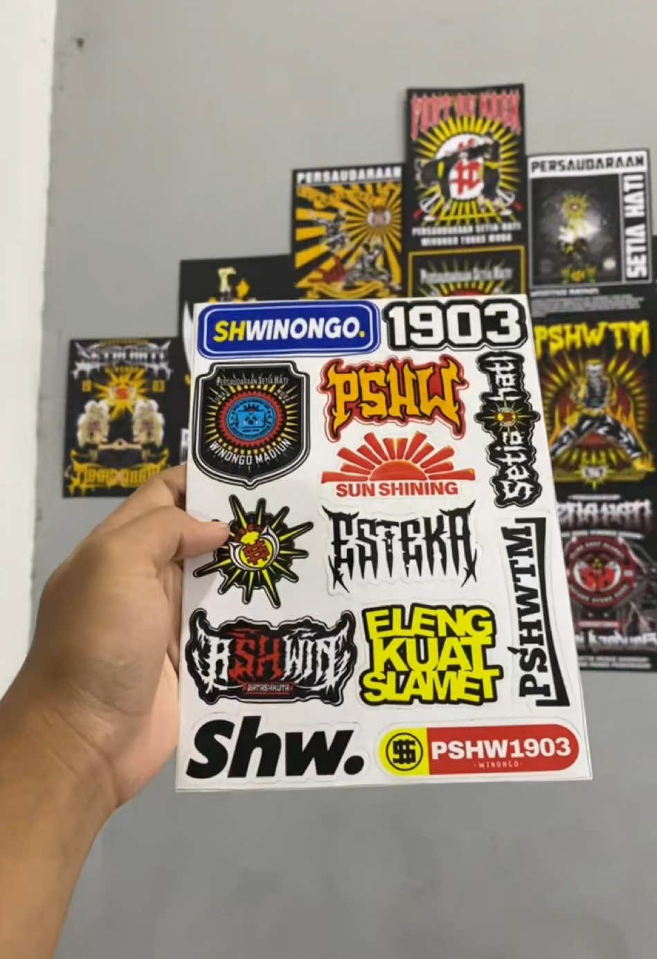 Poster dinding pshw #posterdinding #posterpshw #shwinongo #esteka1903 #pusatmadiun 