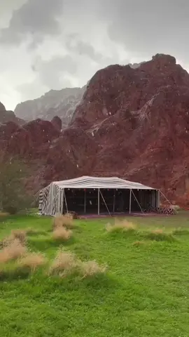 امطار حائل #توارن 😍🌧️ #مخيم #حايل #جبال #رالي_حايل #البر #مخيمات #قيلات #حركة_إكسبلور #اكسبلور  #مطر #امطار_حايل_الان_ماشاءالله🥺🤍🤍 