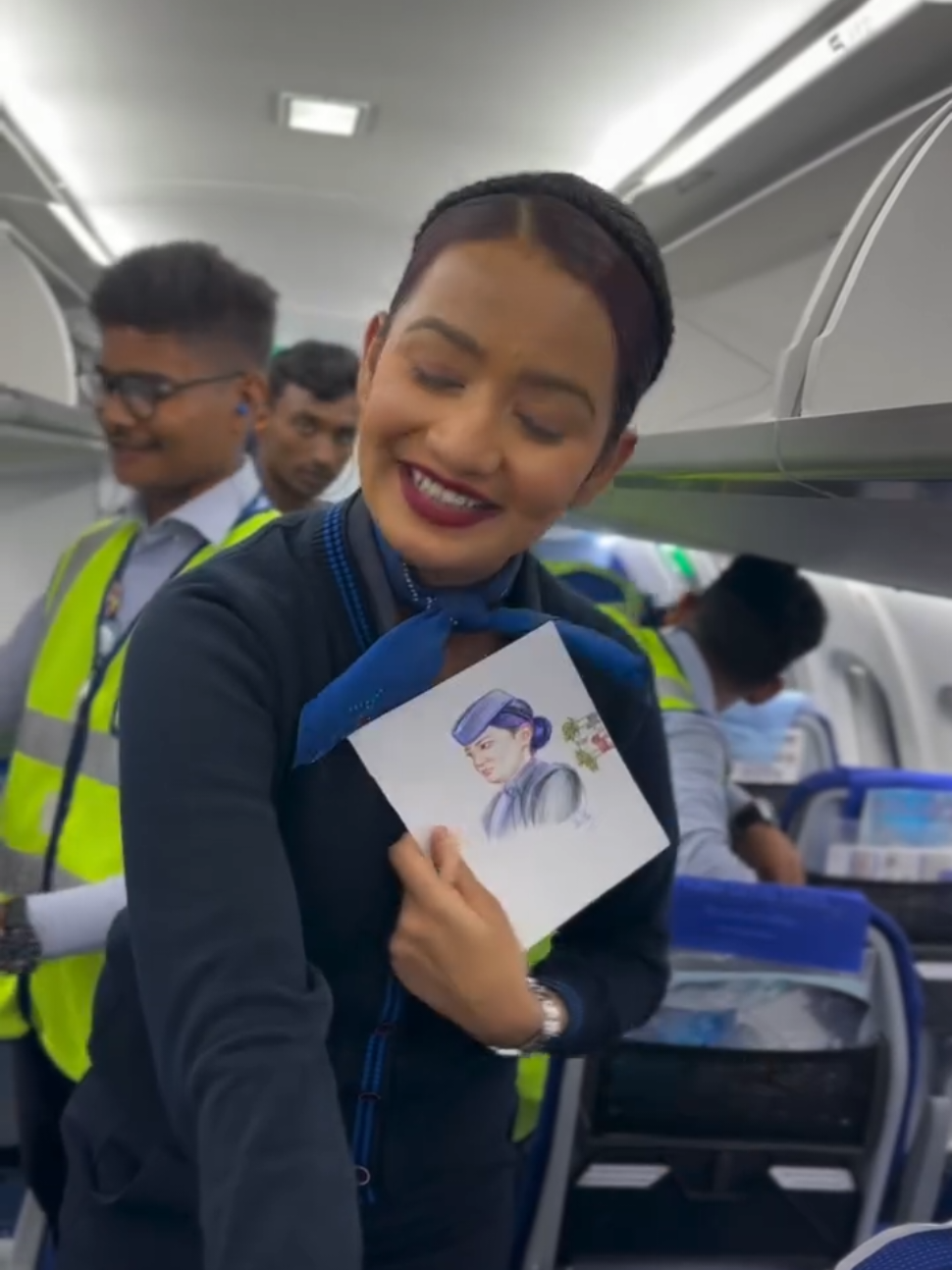 #creatorsearchinsights  I'm in Love and I'm obsessed with this candid Gift❣️❣️❣️❣️ an amazing video of Indigo Airlines flight attendant's live drawing by a passenger  . . . . .#indigoairlines #candidart #livedrawing #liveportrait #inflightart #wow #aviation #aviationtiktok #aviationdaily #cabincrew #flightattendant #forever6e  . .