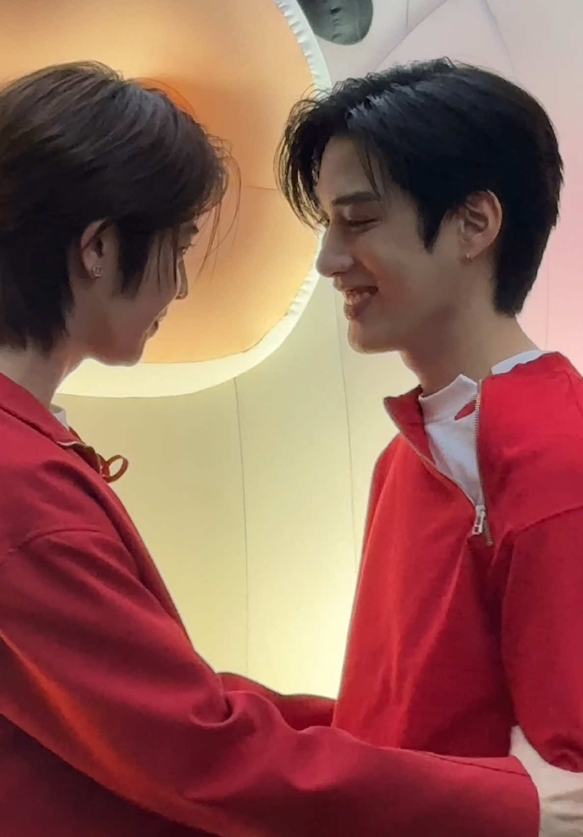 ขยับเข้ามาให้ kiss😗 #tle_mtm #firstone #tlefirstone #เติ้ลเฟิร์สวัน @ว้อทอีฟ - What if @Firstone 