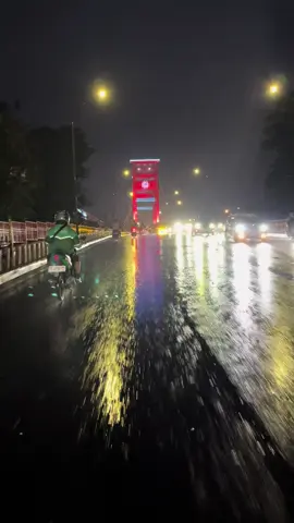 Niatnya mau buat ampera after rain kan, tapi ternyata masih rain🤧 #fypシ゚ #ampera #palembang 