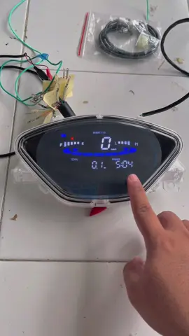 SPEDOMETER DIGITAL SUPRA X 125 KPH FAMILY  Untuk instalasi kelistrikan dan socketnya sudah pnp tinggal colok aja  Garansi 3 bulan pemakaian dan free service selama 1 tahun Info lebih lanjut hubungi kontak di bio ya 👍  #speedometer #speedometerdigital #suprax125 #suprax125indonesia #suprax125_modifikasi #suprax125holic #suprax125modif #suprakph #suprakph🚀 #suprakphgank 