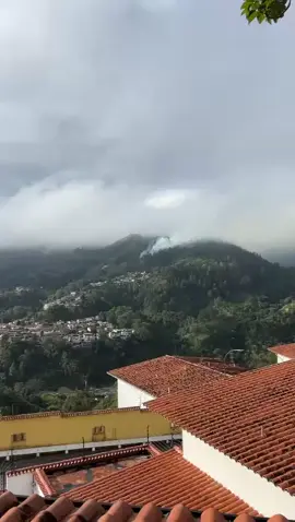 Se estrelló una avioneta en el volcán de Oripoto.