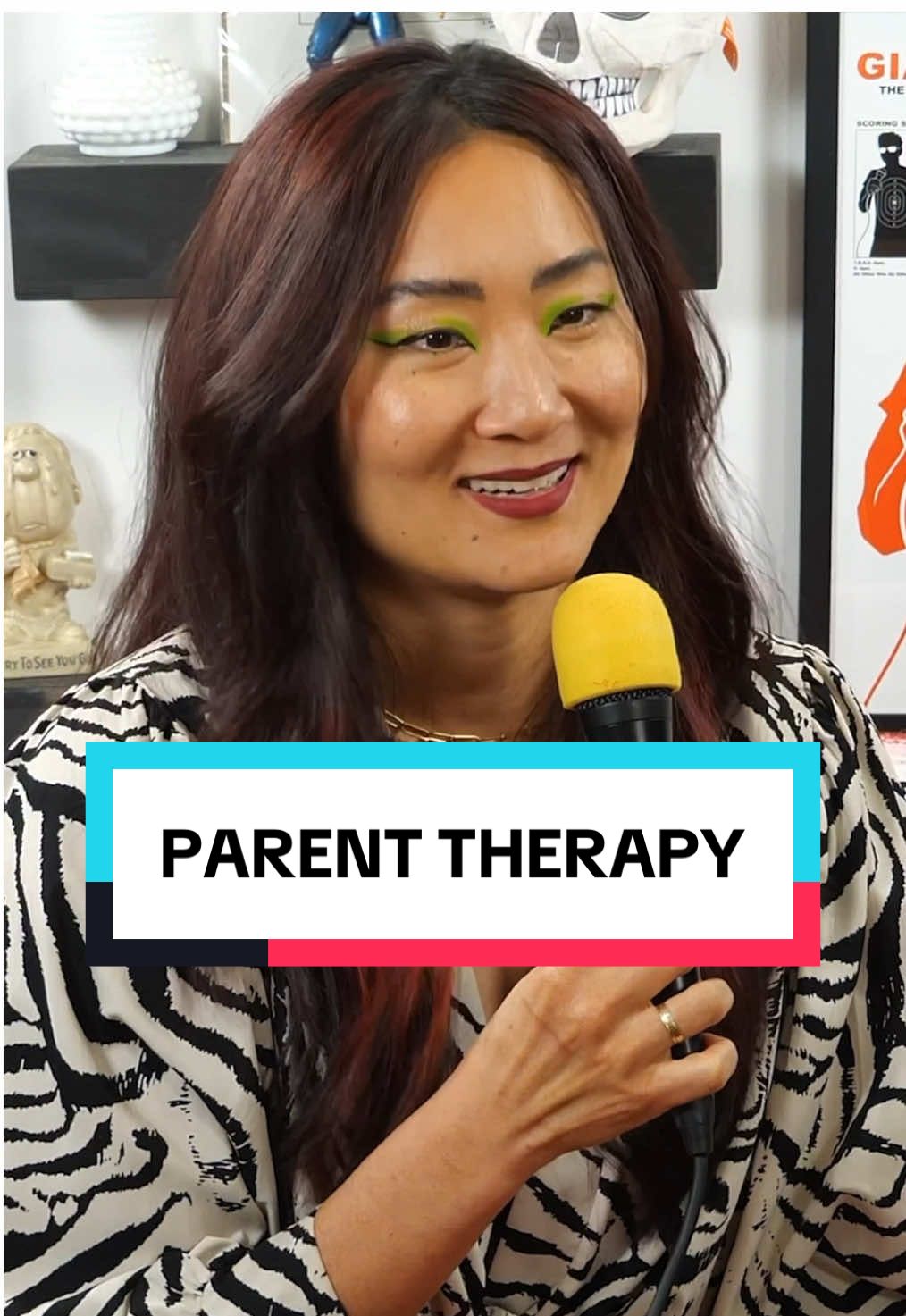 Going behind therapy lines 🛠️🗣️🤣 #repair #therapy #thedownsidepod #podcastclips #funny #standupcomedians 