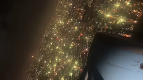 Clip này ng nhà mình quay nên xin lấy đăng cho mng xem luôn😁. Vẻ đẹp ngày tết của đất nước ta 🇻🇳, pháo hoa vang trời 🎇. 1 kỉ niệm đáng nhớ và khó quên. #xh #tet2025 #happynewyear #phaohoa 