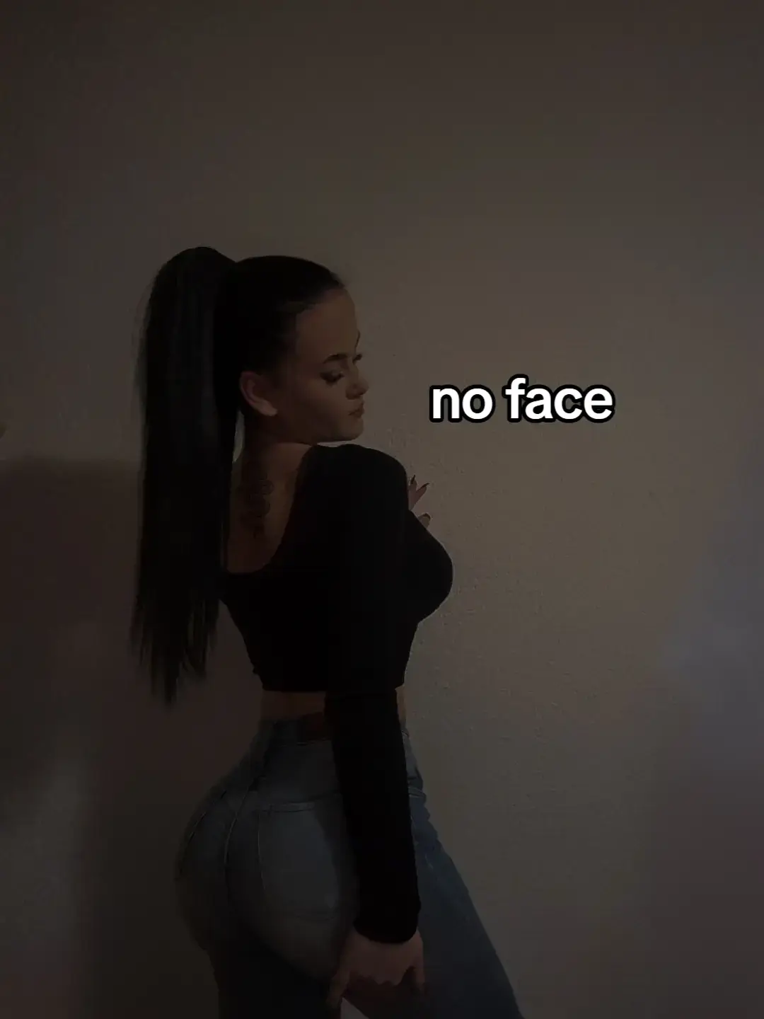🫦
