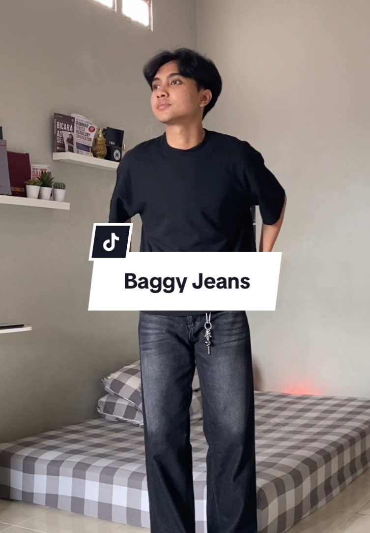 celana baggy jeans murah tapi kelazz, belinya di pojok kuning kiri bawah yak #baggyjeans #OOTD #outfitideas #jeans #celanamurah 