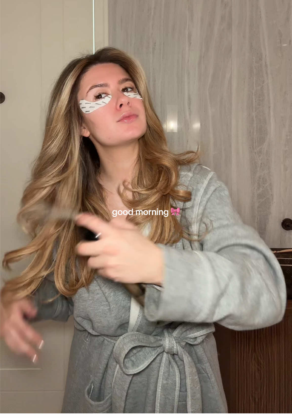 morning 🎀 @rhode skin @Luxy Hair @Oribe @chanel.beauty 