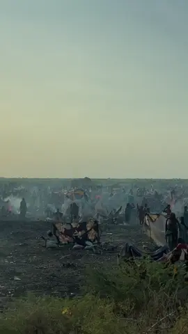 From the archive: This is what it can look like when thousands of people are forced to flee at the same time. Forced displacement is often chaotic and unpredictable. Most don’t choose where they go—they take the route that seems safest in the moment, making quick decisions while trying to escape danger. Many end up in remote, hard-to-reach border areas with little infrastructure, shelter, medical care, food, or water, relying entirely on humanitarian assistance for support and survival. #Sudan #SouthSudan #UnitedNations #Humanitarian #HumanitarianAid #UN #emergency #Emergencyresponse #refugees #refugee 