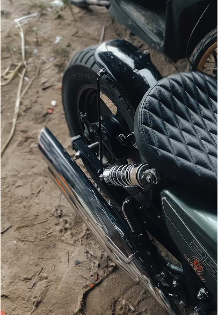 knalpot std padet juga looknya🙂‍↕️ | #benelli #pe250 #motorcustom #bobberstyle 