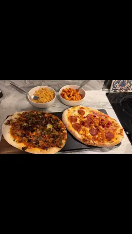 Monthly girls night in 💖 Pizza, pasta and 2025 vision boards ✨ Main goals graduating and travel 🎓✈️ #girlsnight #girlsnightin #visionboard #2025visionboard #goals #2025goals #graduate #midwifery #friendshipgoals 