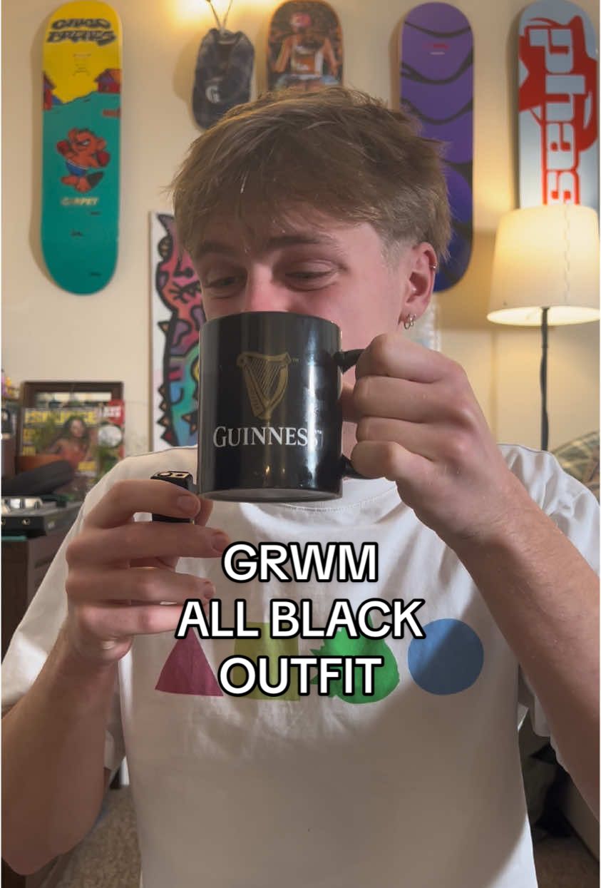 can’t go wrong with an all black outfit #allblackoutfit #streetwear #outfit #StreetStyle #outfitinspo #baggyjeans 