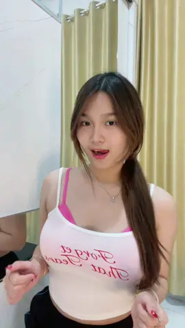 Ikan hiu makan leleee