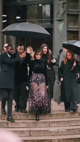 @HANDE ERÇEL ✔  @ELIE SAAB  #handeercel #handemiyy #miyy #hande_erçel #handeerçeledit #handeercelfans #explore  #hanker #explorepage  #goviral  #recommendation #viral_video 