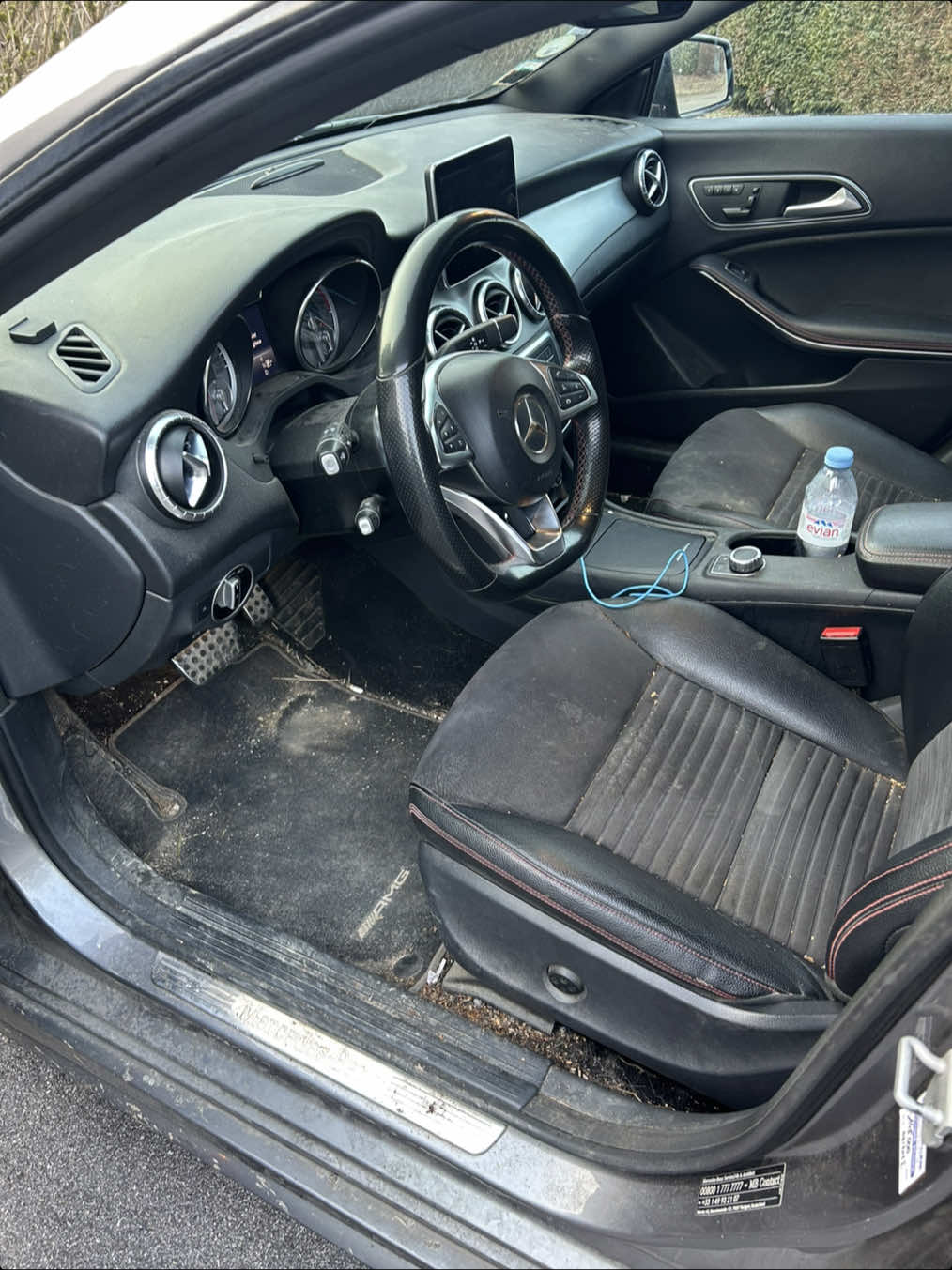 Attends de voir le résultat du nettoyage intérieur satisfaisant de cette Mercedes Cla ✨ #CleanTok #detailing #oddlysatisfying #asmr #satisfying #carwash 