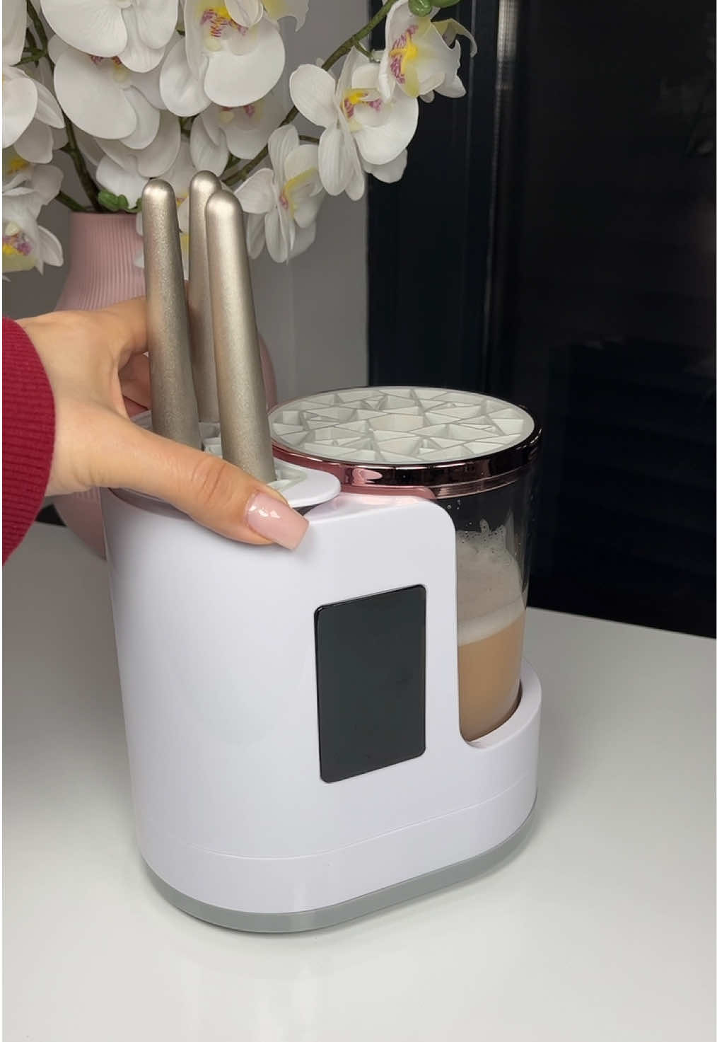 💖 Finalmente un alleato per la skincare! 🌟✨ Questa macchina lava e asciuga tutto in tempo record. 💕 Coccola la tua pelle e splendi ogni giorno. 💕🫧✨🪞 #makeup #beauty #skincare #beautyroutine #makeuptips #MakeupRoutine #makeupbrushes #cleanbrushes #brushcleaning 