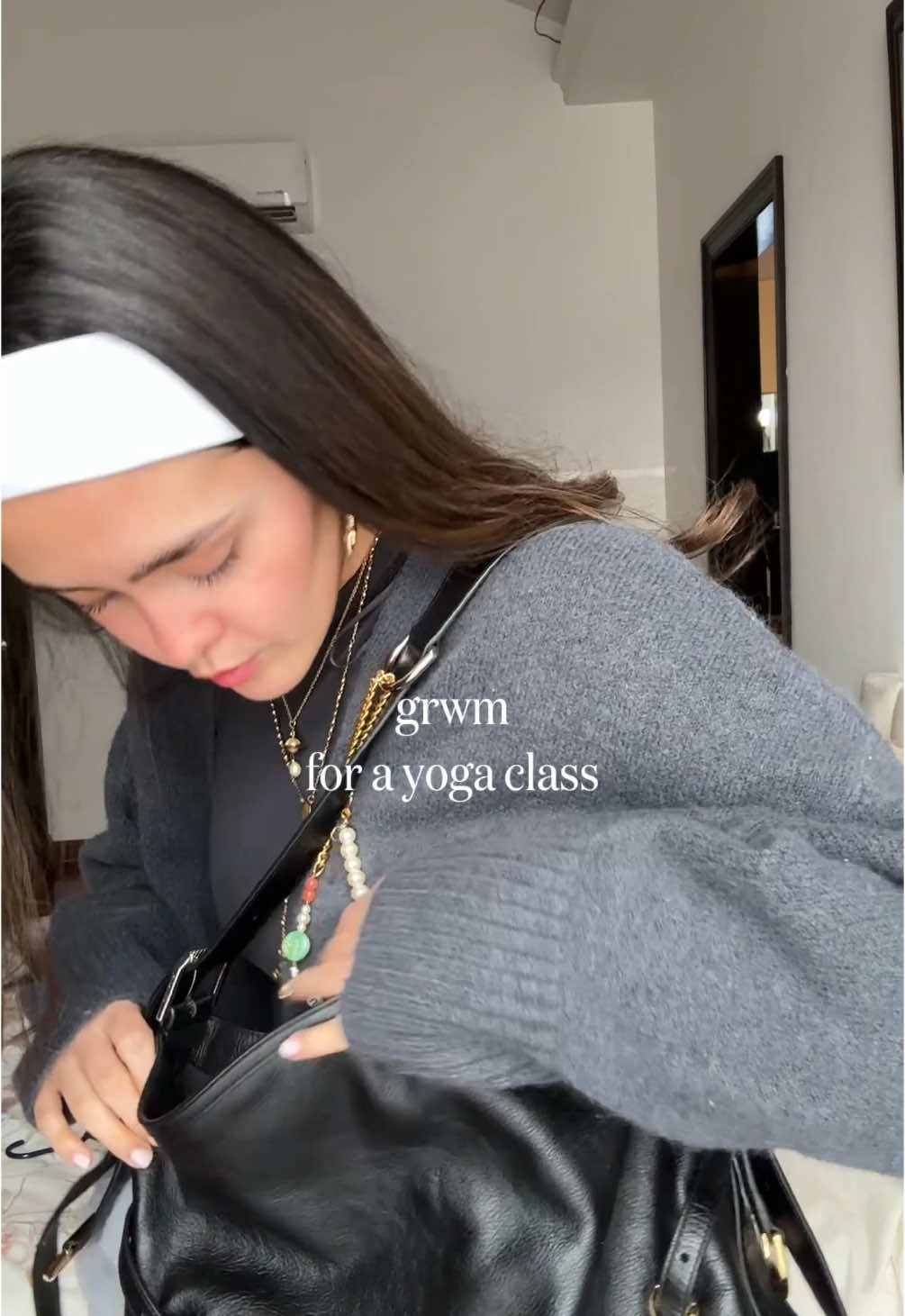 #grwm para ir a estirar 🧘🏻‍♀️@endlessluxe @ellaz #workoutoutfit #wellnessfit #yogaoutfits #styleinspo #OOTD 