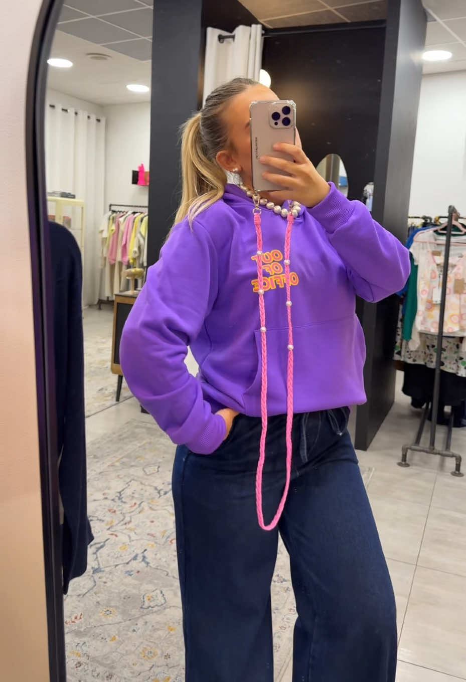 Tout en fluo 🩷#TikTokFashion #smiley #fluo #pull2025 #OOTD #ootd25 #maisonjosette #pdc