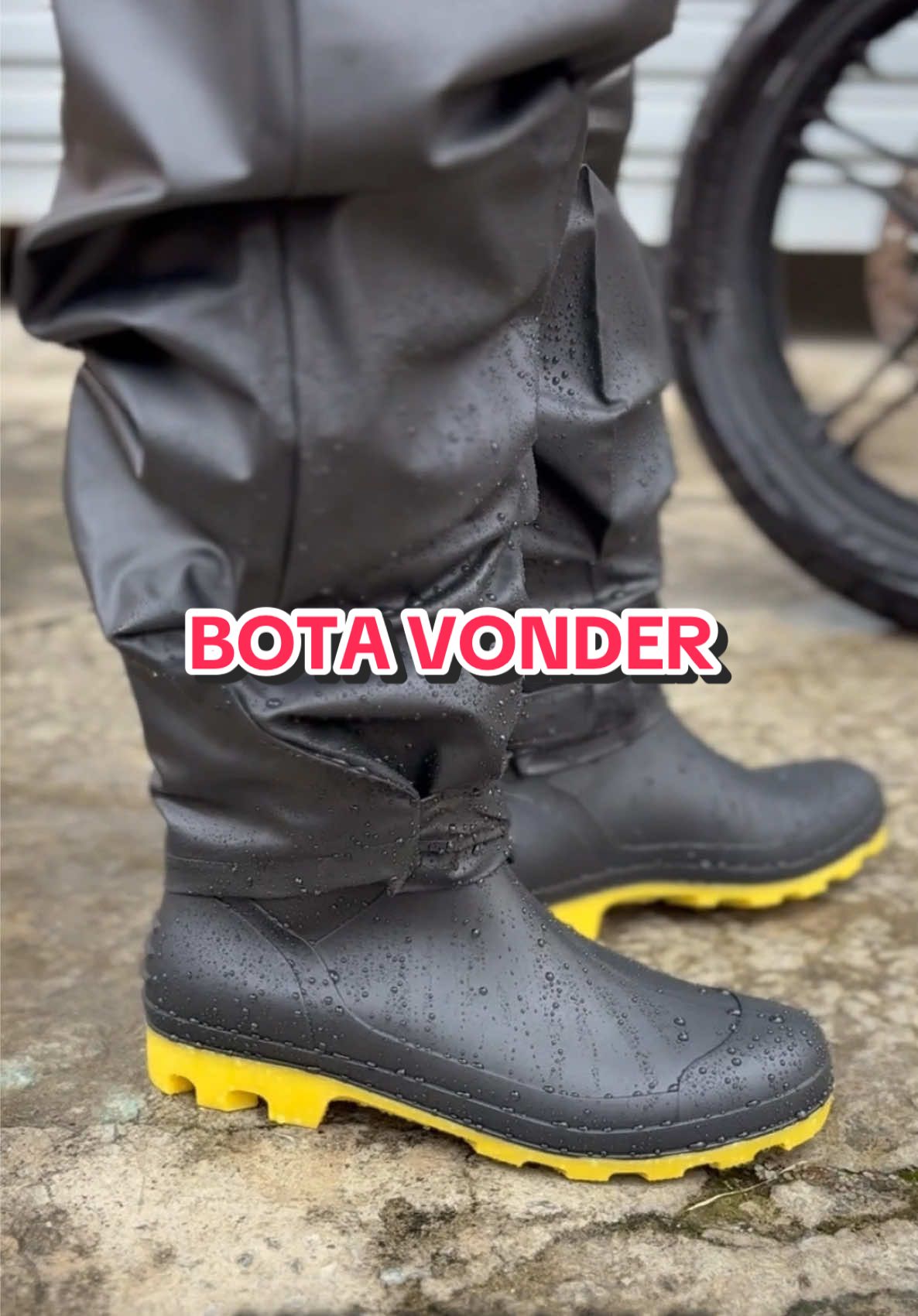 Resistentes, confortáveis, e prontas para tudo: as botas Vonder! 🚀 Feitas com materiais de alta qualidade, elas garantem proteção e durabilidade pra qualquer desafio. Quem tem, sabe a diferença! 👊🏻 (11) 96785-8244 www.sampaiomotopecas.com.br #motos #fyp #yamaha #honda #suzuki #kawasaki #entregador #fan #titan #motoboy #moto #engraçado 