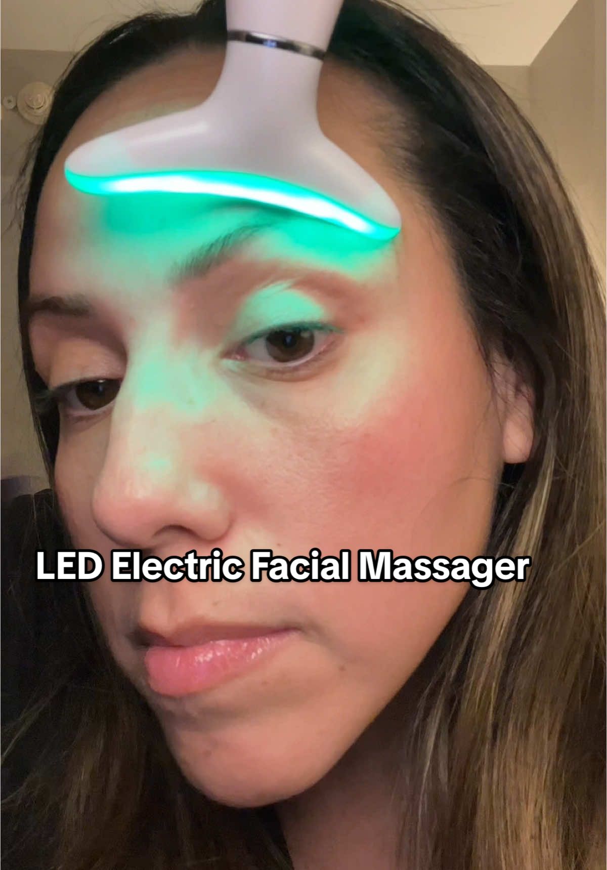 Sculpt, tone, and glow! The 3-Color LED Electric Facial Massager is your ultimate skincare bestie  💡 Pro Tip: Use it daily to boost circulation, reduce puffiness, and enhance your skincare routine! 💖 #FacialMassager  #SculptedSkin #massager #SkinCareTools  #AntiAgingTips #SelfCareGlow #TikTokShop  