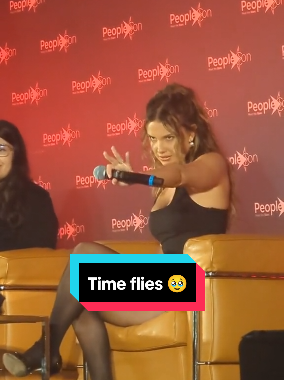 Time flies 🥹 #milliebobbybrown #strangerthings #sfm8 #sfm8tour 