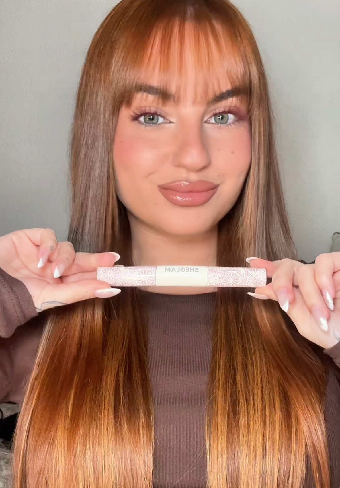 Máscara burdeos low cost @SHEGLAM  ¿Le damos un aprobado?🙄 . . . #sheglam #lowcost #makeup #tutorial #makeuptutorial #makeuplowcost #burgundy