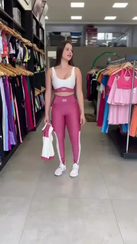 Esse e outros looks fitness exclusivos disponível em nossa loja ✨ A legging possui forro duplo e ZERO TRANSPARÊNCIA!