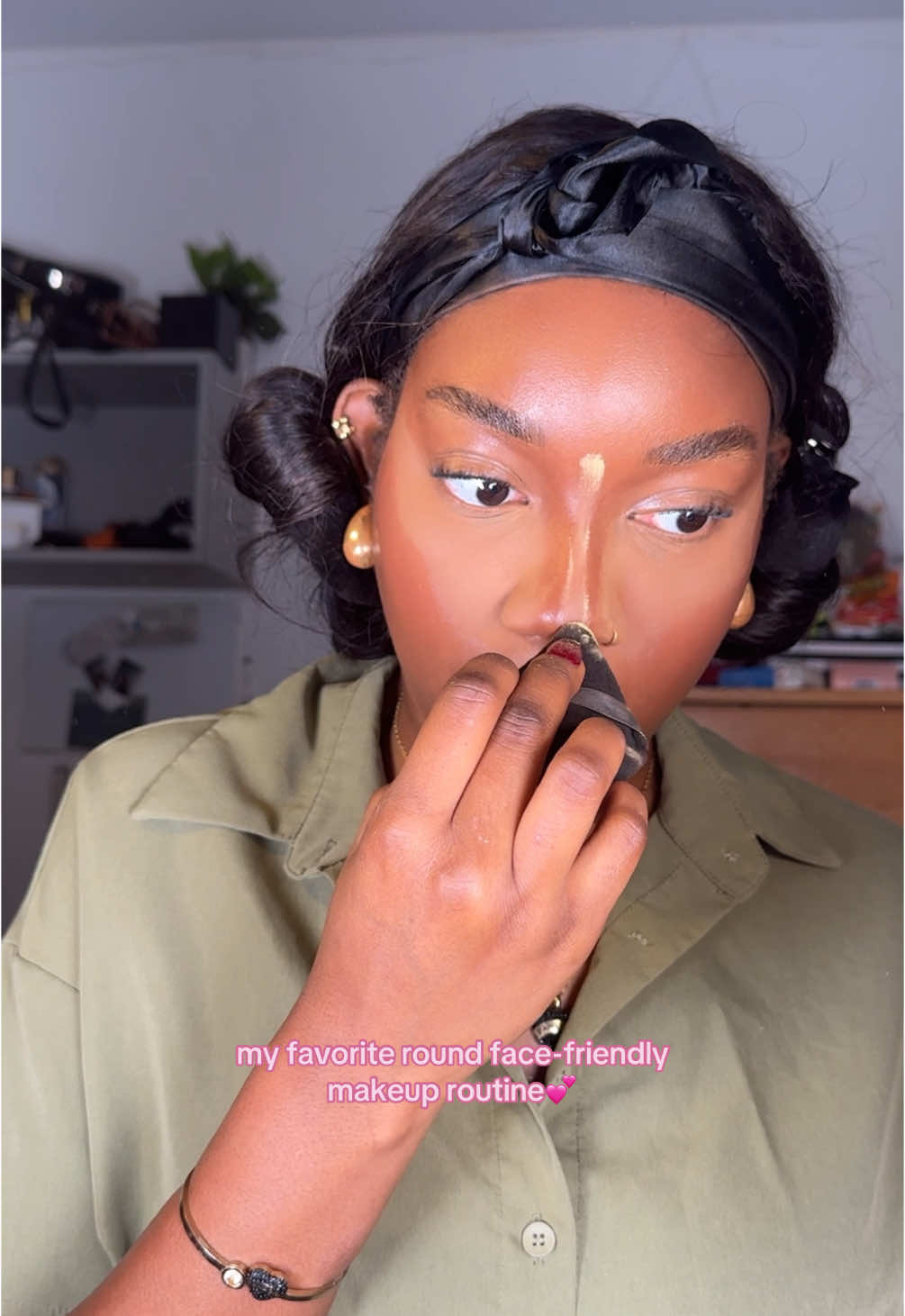 Contour, blush, and setting powder placement is sooo important💕 #makeup #grwm #makeuptutorial #roundface 