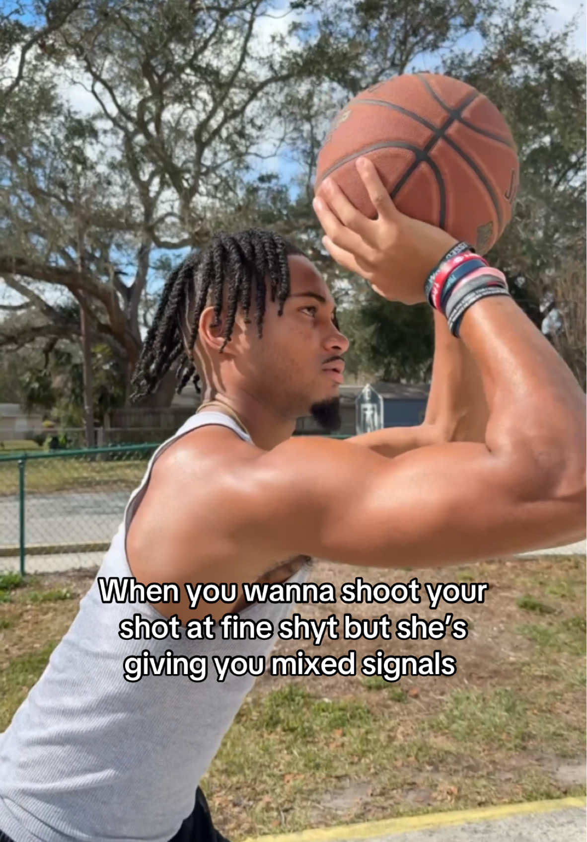 HALL OF FAME PUMP FAKE 😂💀 #basketball #athlete #Relationship #viral 