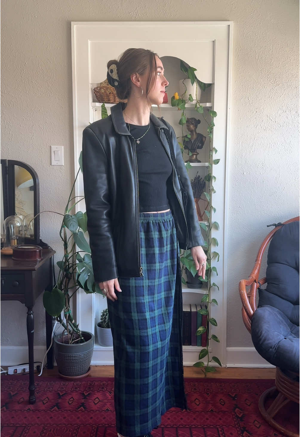 90s inspired outfit  #OOTD #outfitinspo #thriftedfashion #fitcheck #outfitideas #winterfashion #longskirtoutfit #drmartens #90sgrunge 