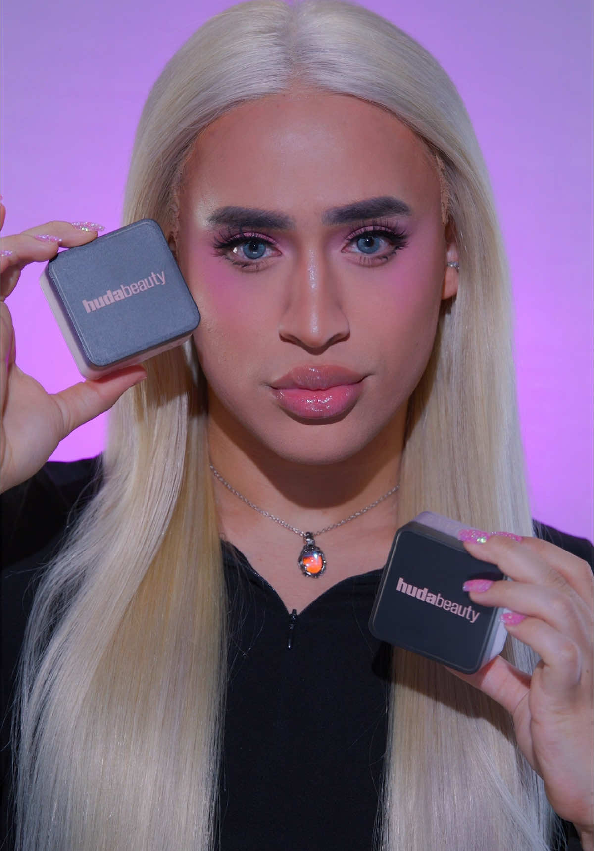 Recebidos da nova coleção UBE da @Huda Beauty EU AMEI ISSO TANTO!!💗💜 #makeup #hudabeauty #huda 