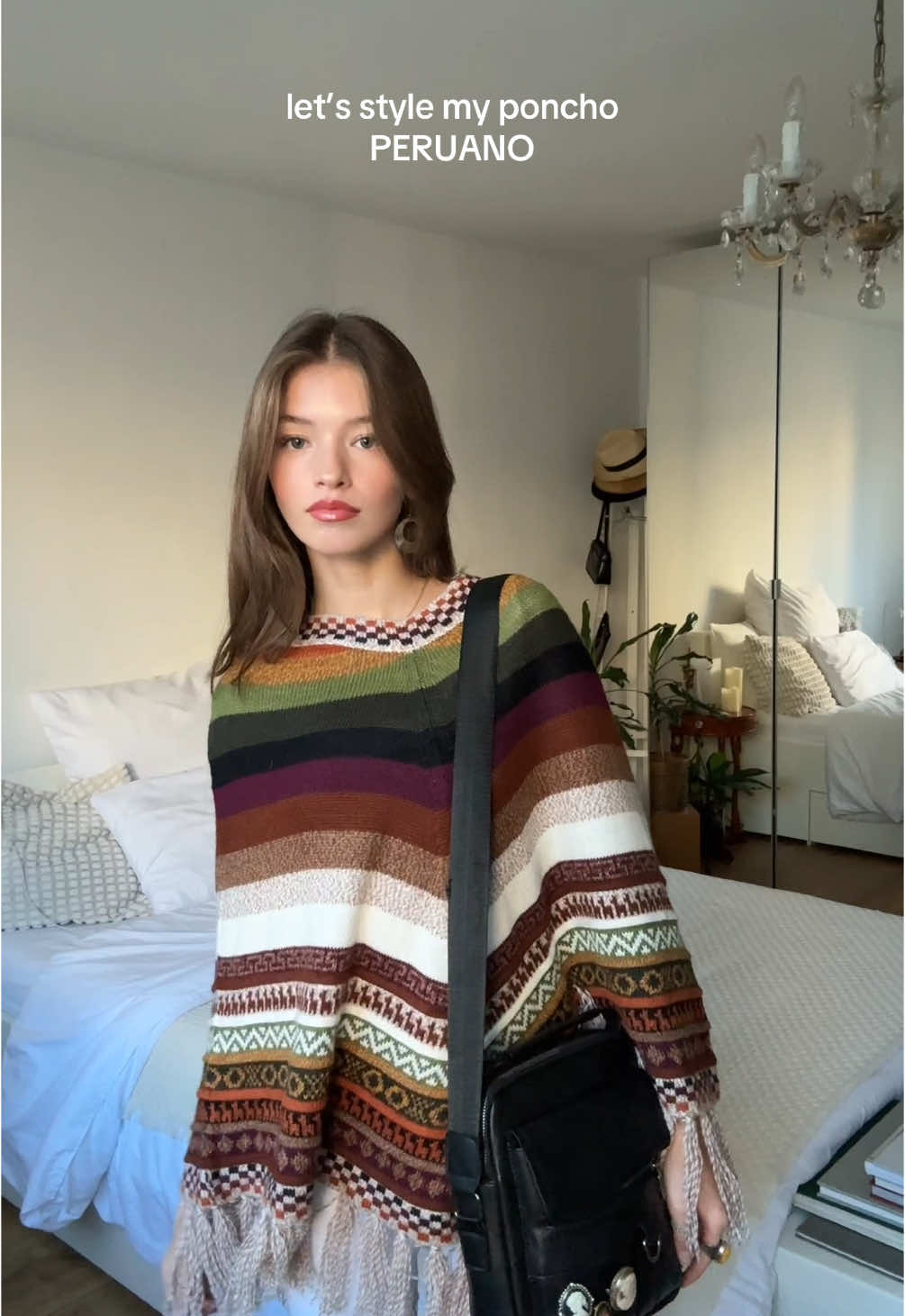 gracias mamá for that cool poncho <3!!!  poncho from @Alpacarayoficial  inspired by @rodrigocalderonm  #peruviangirl #halfperuvian #blanquita #slaviclatina #ponchos #OOTD #styling #fitspo #cuzco_peru🇵🇪 #peruana 