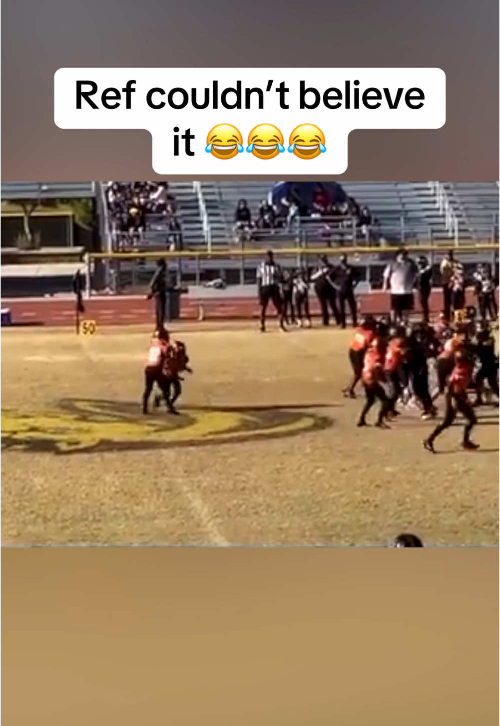 Wait for the ref’s reaction 😭 (via guytoven/IG) #referee #ref #football